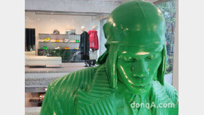 미리 살펴본 버질 아블로 6번째 루이비통 컬렉션… 오마주와 모방의 경계