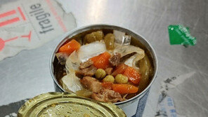 엽서 우표에 마약 발라… 기막힌 밀수