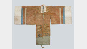 “유물 보존처리, 기다림과의 싸움… 조선치마 형태 잡는데만 석달”