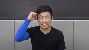 들개 맨손 제압해 여성 구해낸 프로 격투기 선수