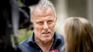 지하 범죄조직 폭로 전문 네덜란드 기자, 대낮 총격 사망