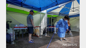 35도 폭염 근무에…임시 선별검사소 지원근무 40대 구청직원 탈진해 쓰려져