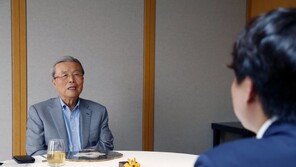 김종인 “이준석 최연소 대통령감…국힘 성공은 그에 달렸다, 흔들지 마라”