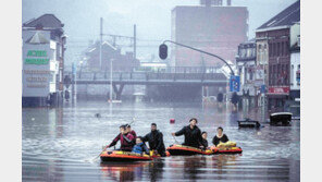 100년간 못 본 폭우, 서유럽 휩쓸었다…최소 118명 사망