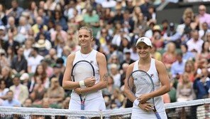 “테니스코트 수놓은 ‘F’ 향연”… 휠라 후원 선수가 나란히 윔블던 우승·준우승