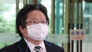 ‘文 대일 외교’ 성적표현 논란 日공사에 “엄중주의”