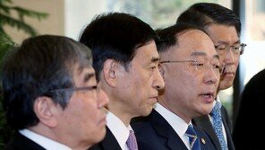 변이 확산에 내수·고용 불안…경제·방역 위기관리 또 시험대