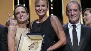 칸 황금종려상에 프랑스 영화 ‘티탄’…한재림 감독 ‘비상선언’도 폭발적 호평