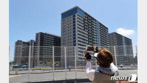 선수촌서 잇달아 확진…日국민 절반 “올림픽 즐길 기분 아냐”