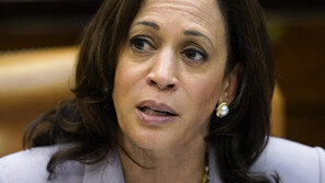 해리스 美부통령, 감염 가능성 의원들과 면담…검사·격리는 없어