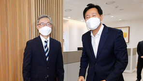 최재형, 오세훈 만나 “지도자는 경청-협력해야” 