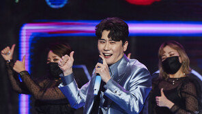 장민호 이어 영탁도 확진…박태환·모태범과 녹화 여파