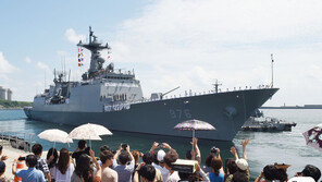 문무대왕함, 301명중 247명 확진…무엇이 집단감염 사태 불렀나