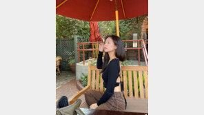 블랙핑크 제니, 등 파인 옷 입고 반전 섹시미