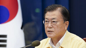 문 대통령 “軍, 청해부대 대처 안이…비판 겸허히 수용해야”