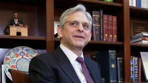 “취재원 보호해야”…美 법무부, 언론인 통신기록-자료 수집 제한