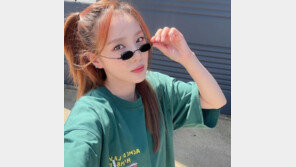 산다라박, 독특한 선글라스 “태양을 피하고 싶어서”