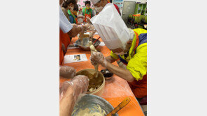 백발의 신사들, 요리왕으로 거듭나다