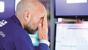 월가 덮친 ‘델타변이 공포’… 美증시-유가 동시 급락 