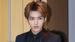 엑소 전 멤버 크리스 성폭행 의혹…포르쉐·불가리 줄줄이 “계약취소”