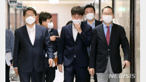 野 중진들 “이준석, 윤석열을 강 건너 불구경…직무유기” 성토