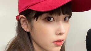아이유, 앞머리 내렸을 뿐인데…누리꾼들 “귀여워”
