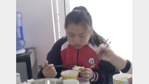 “엄마 난치병 치료”…한달 10㎏ 찌워 세포 이식, 12살 中소녀의 효심