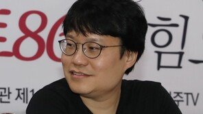 만화가 윤서인, ‘범내려온다’ 현수막에 “척추 나간 호랑이”