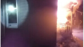 아기 울음소리에… 불길 뚫고 시민 구조한 美 경찰관 (영상)