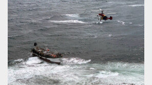 제주 우도 해상서 어선 좌초…선원 8명 모두 구조