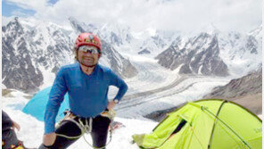 김홍빈 부인 “희망의 끈 안 놓겠다”… 中 “적극 수색 나설 것”