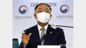 홍남기 “‘대기업 감세’ 사실 아니다…중소·중견기업 혜택”