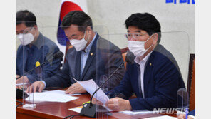 與 “재난지원금 추석 전·손실보상 10월 말부터 지급”