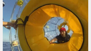 ‘풍선배’ 발명한 美남성, 자전거 타듯 대서양 1600km 달려서 횡단