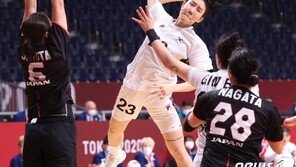 여자 핸드볼, ‘라이벌’ 일본 27-24로 잡고 첫 승…8강 청신호