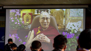 노벨상 수상자 110명 “中, 국제학술대회 간섭 중단하라”