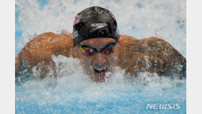 수영 드레슬, 접영 100m 세계신기록 금메달