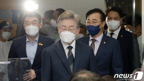 이재명, ‘백제발언’ 관련 기자 고발…與주자들 “언론에 재갈 물리나”