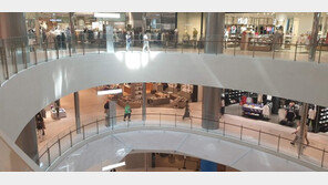 1600명 찾은 신세계 센텀 샤넬매장 직원 확진…대규모 집단 감염 우려