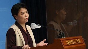 윤희숙 “민주당, 정치 셈법 떠나 그냥 젠더적으로 나쁜 정당”