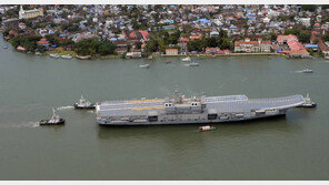 인도 첫 자체 개발 항모 ‘비크란트’ 시험 운항