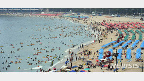 부산 10일 0시부터 거리두기 4단계 격상…해수욕장 모두 폐쇄