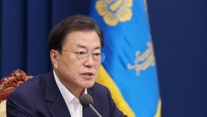 모더나 펑크에도…文, 집단면역 자신감 이유 알고보니