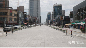 거리두기 4단계 첫 시행에 해수욕장 폐장까지… 한산한 해운대 거리