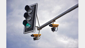 카메라 앞에서만 속도 줄였다간…암행순찰차로 ‘과속 딱지’