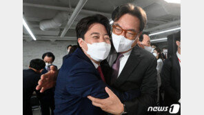 정진석 “남 내리누르지 마라” 충고에 이준석 “尹 옆 하이에나” 직격