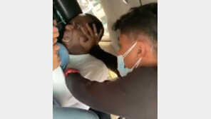 인니 주재 나이지리아 외교관, 일방적 폭행당하며 “숨 못쉬겠다” 호소