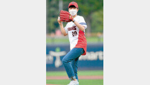 양궁 3관왕 안산의 시구 실력은