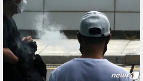 “흡연, 화이자·모더나 코로나 백신 효과 떨어뜨려”