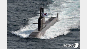 ‘국내 독자 설계’ 첫 3000톤급 잠수함 도산안창호함 취역